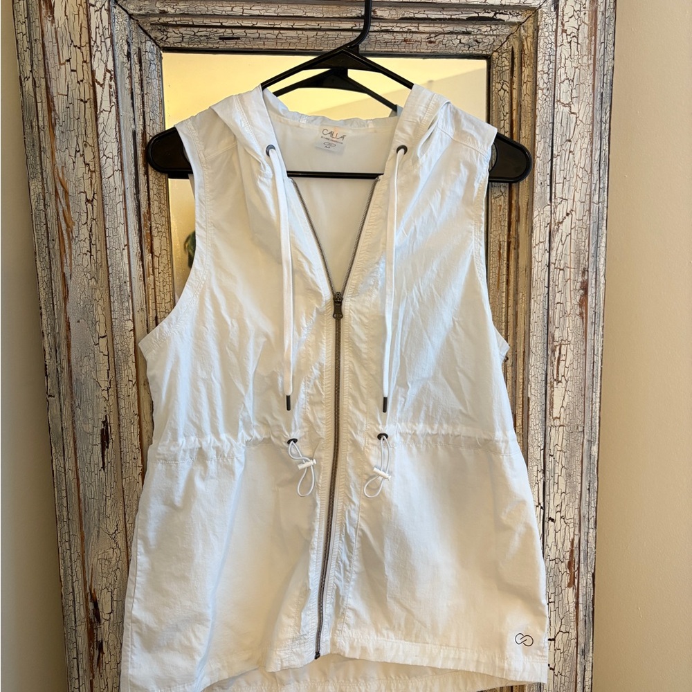 CALIA by Carrie Underwood White Hooded Vest